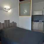 D'hôtes Domaine De Pélissols Bed and breakfast 3*