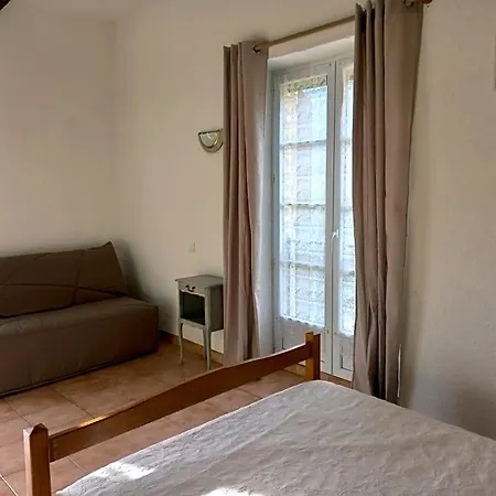 D'hotes Domaine De Pelissols Bed & Breakfast