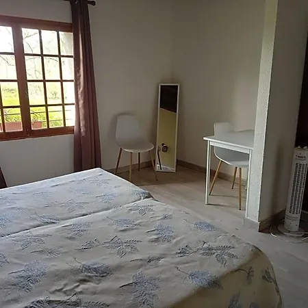 D'hotes Domaine De Pelissols Bed & Breakfast 3*