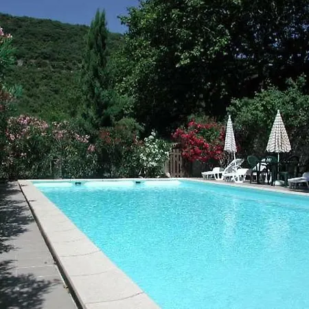 D'hotes Domaine De Pelissols Bed and Breakfast